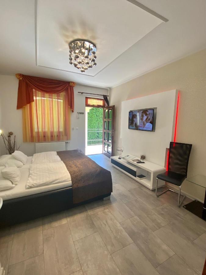 Bajor Panzio Buek-Buekfuerdo, Adults Friendly 12 Plus 外观 照片