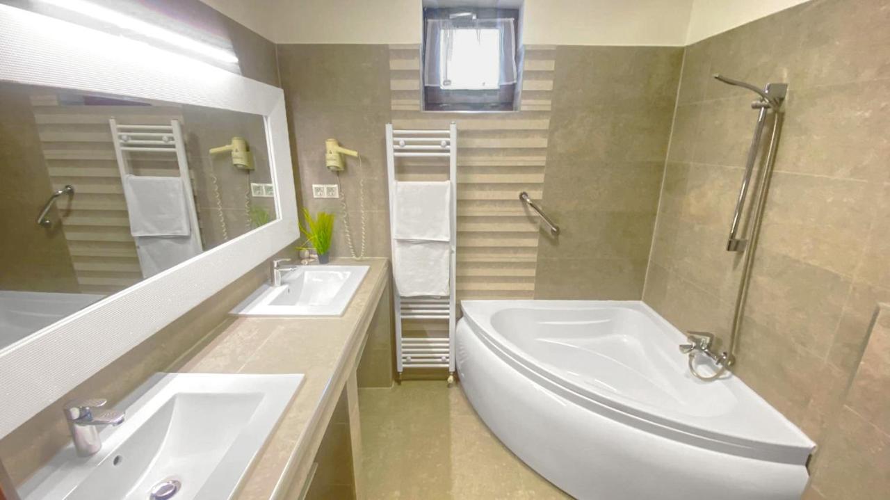 Bajor Panzio Buek-Buekfuerdo, Adults Friendly 12 Plus 外观 照片