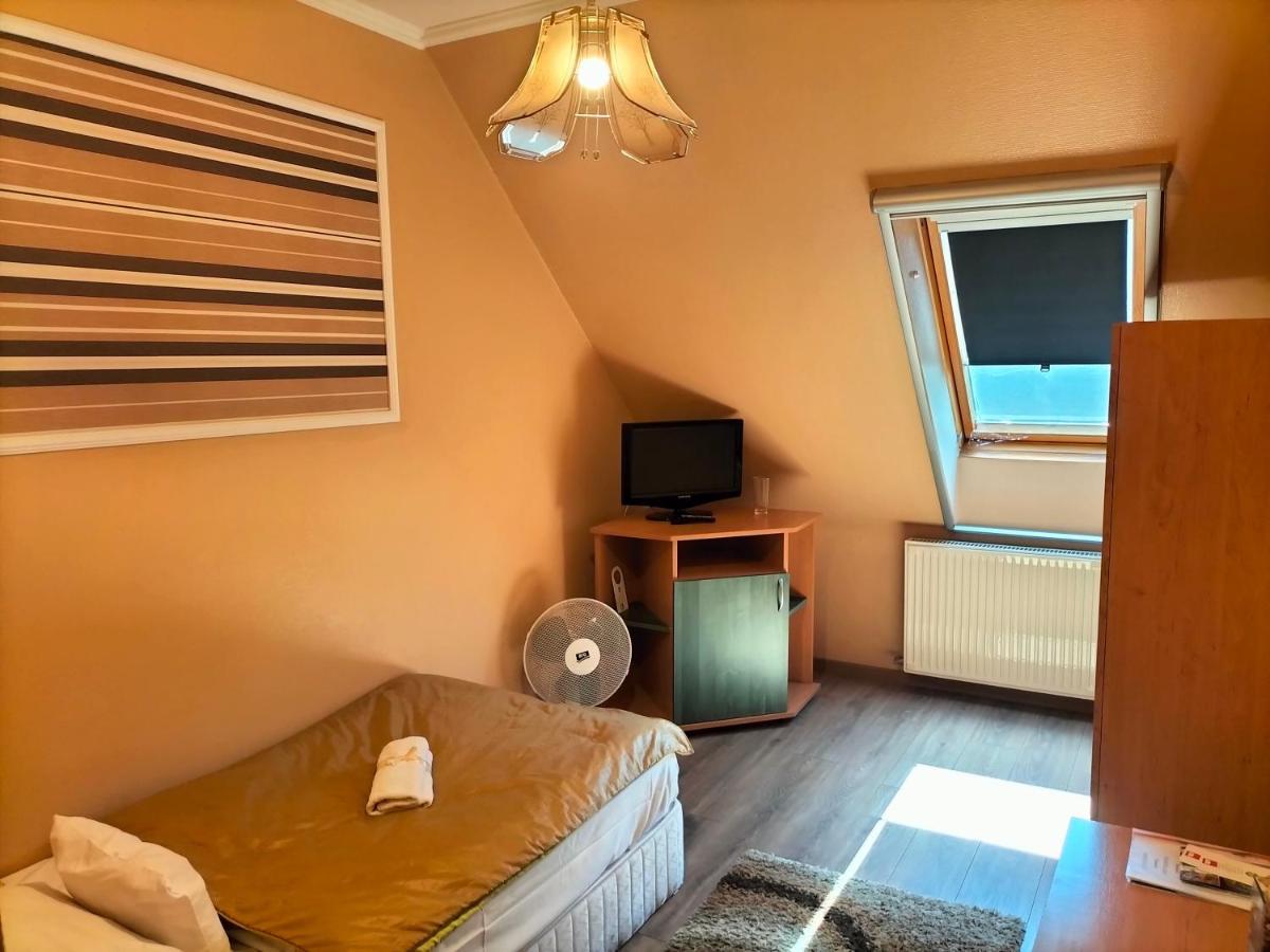 Bajor Panzio Buek-Buekfuerdo, Adults Friendly 12 Plus 外观 照片