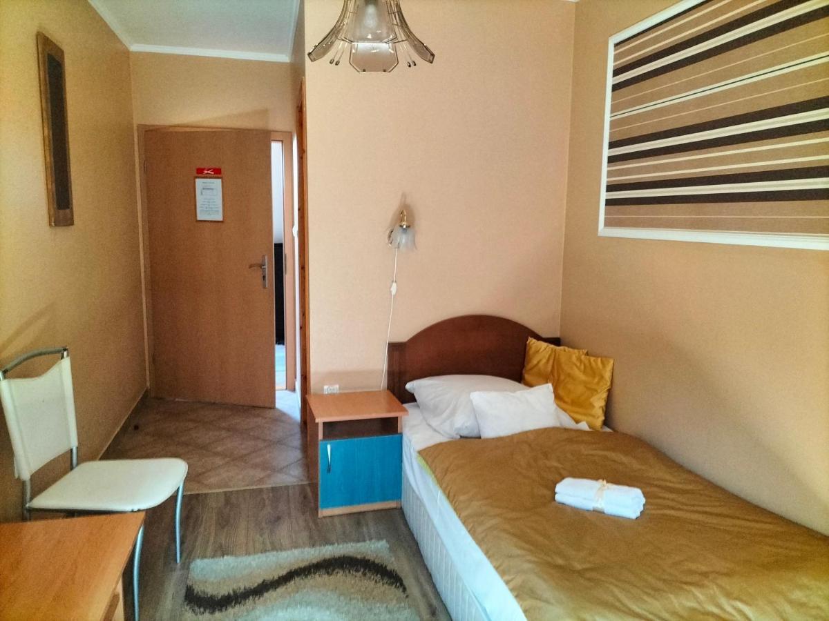 Bajor Panzio Buek-Buekfuerdo, Adults Friendly 12 Plus 外观 照片