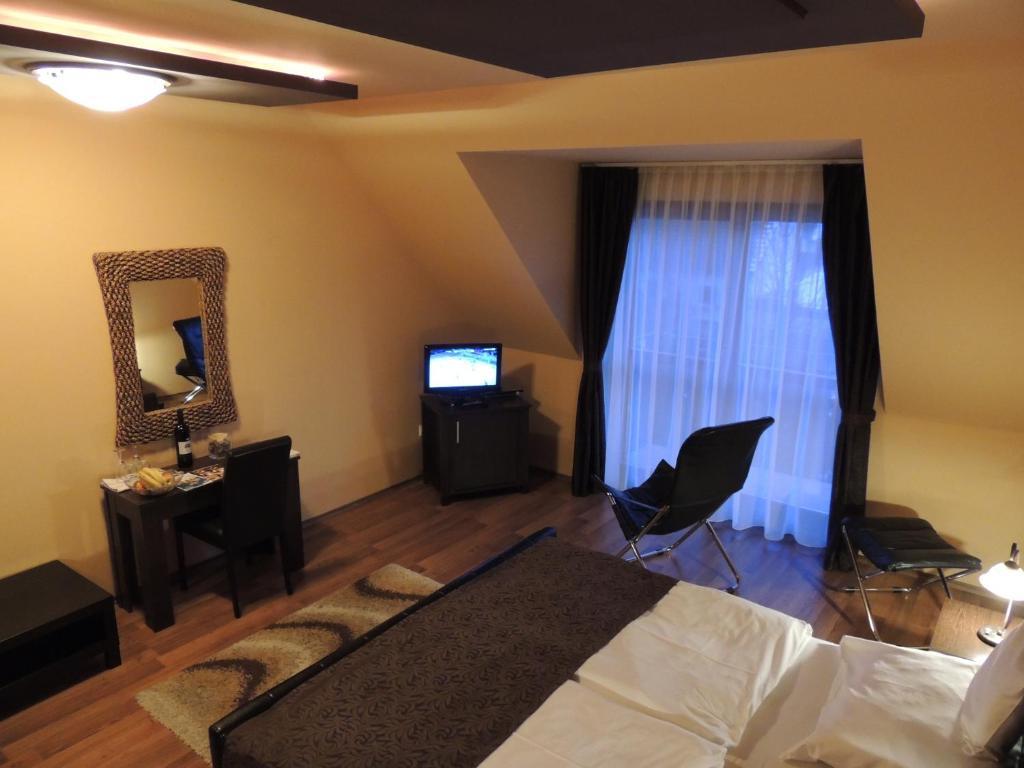 Bajor Panzio Buek-Buekfuerdo, Adults Friendly 12 Plus 客房 照片