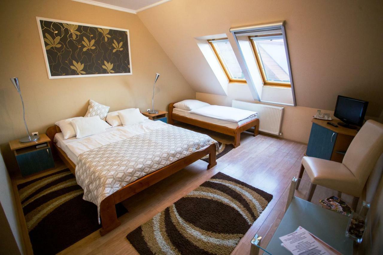 Bajor Panzio Buek-Buekfuerdo, Adults Friendly 12 Plus 外观 照片